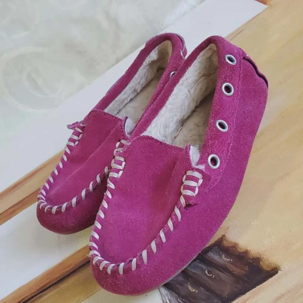 Lands’ End Kids Suede Moccasin Pink Slippers Size 12.